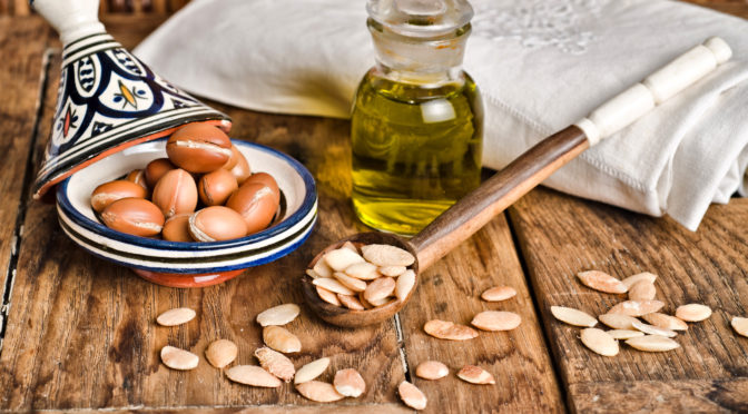 Top 7 beneficii ale uleiului de argan pentru par si piele