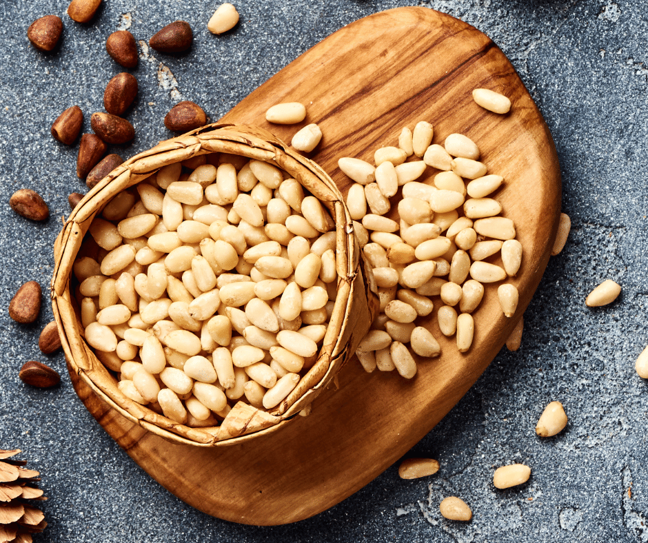 Mugurii și semințele de pin – beneficii pentru sănătate și metode de consum