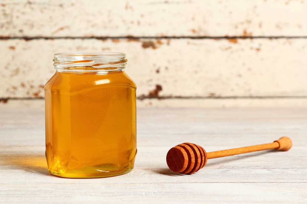 Mierea de albine – beneficii, proprietăți, recomandări