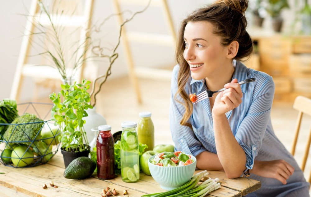 Vitamine și minerale pentru femei: ce nevoi are corpul în funcție de vârstă ?