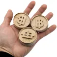 Difuzor uleiuri esentiale lemn masiv stejar model bitcoin 50x20mm 1b - DECORATIUNI ALTFEL