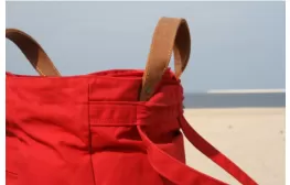 Poza 4 obiecte din geanta de plaja care arata ca tii la sanatate