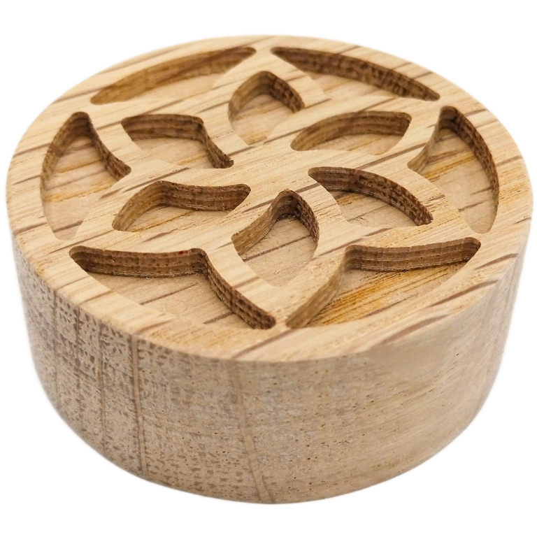 Difuzor uleiuri esentiale lemn masiv stejar model floare 50x20mm 1b - DECORATIUNI ALTFEL